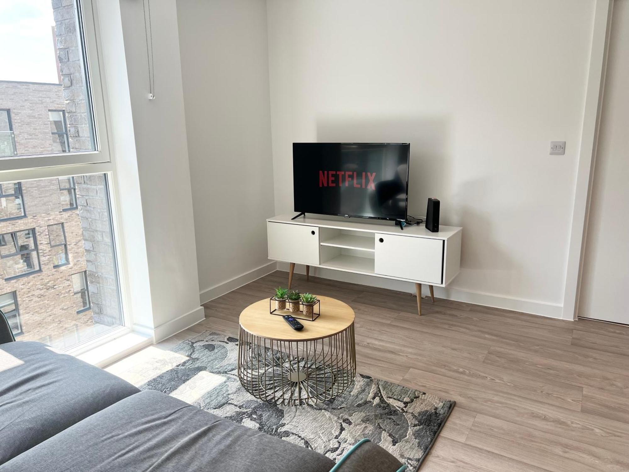 Lovely 2 Bedroom Apartment Manchester Bagian luar foto