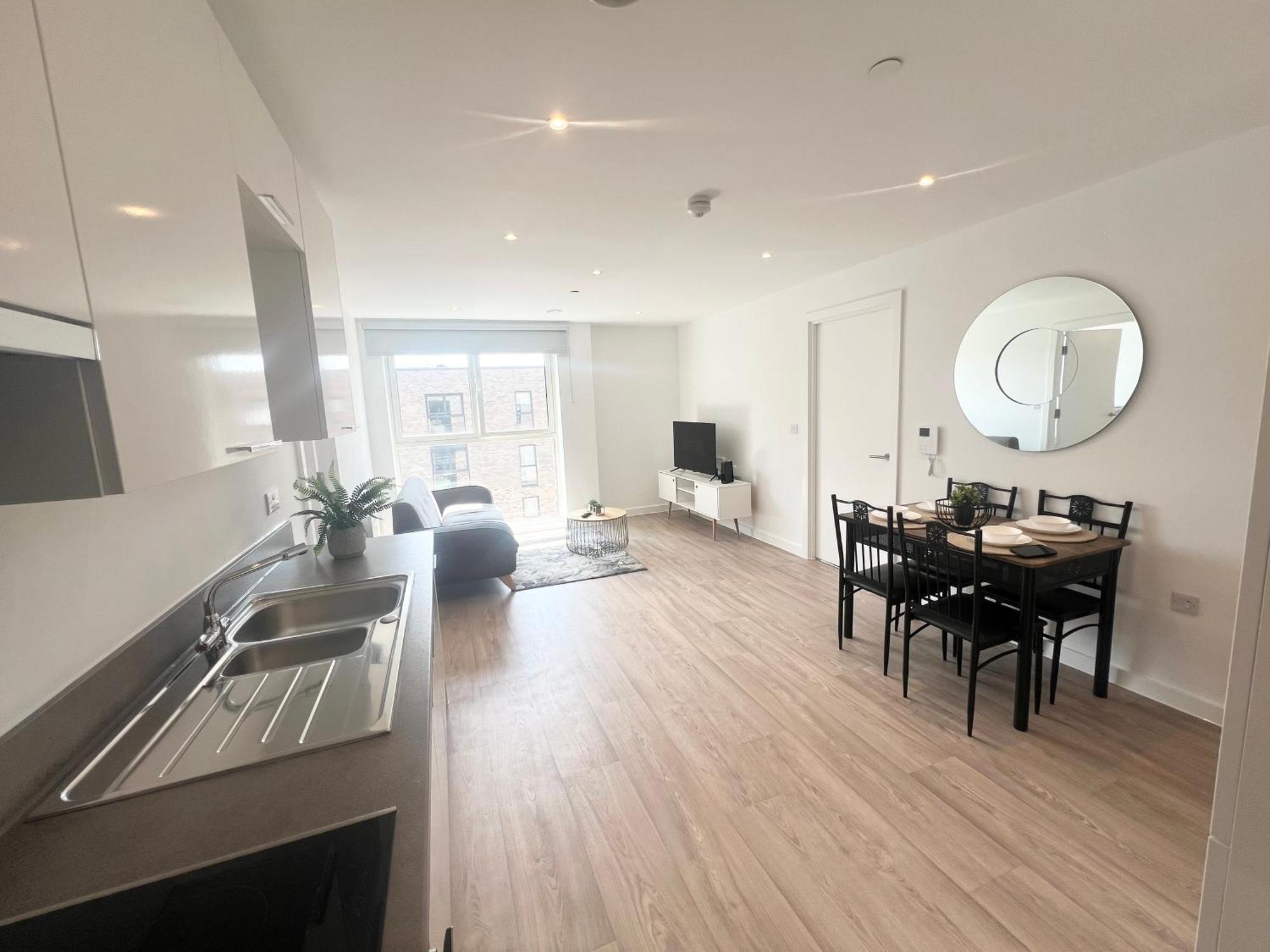 Lovely 2 Bedroom Apartment Manchester Bagian luar foto
